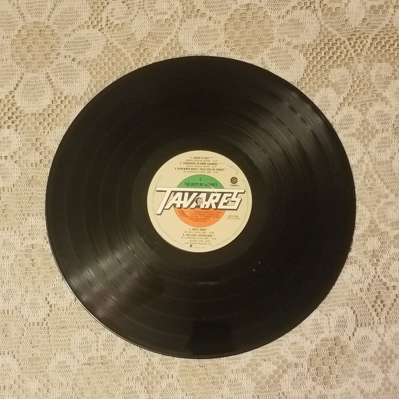 Vintage Tavares Album - Picture 5 of 5